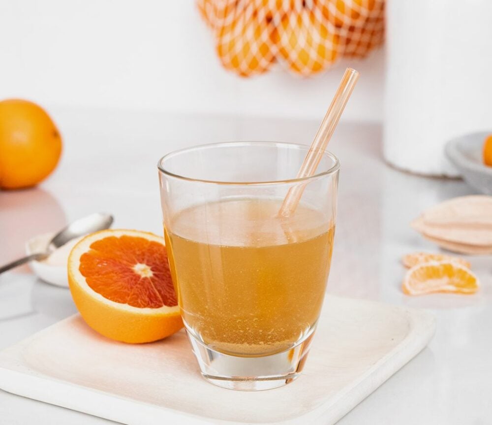 Photo d'un verre avec le complément alimentaire Beauty Boost SLENDERIIZ