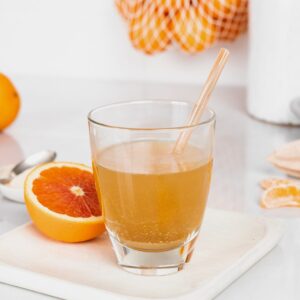 Photo d'un verre avec le complément alimentaire Beauty Boost SLENDERIIZ