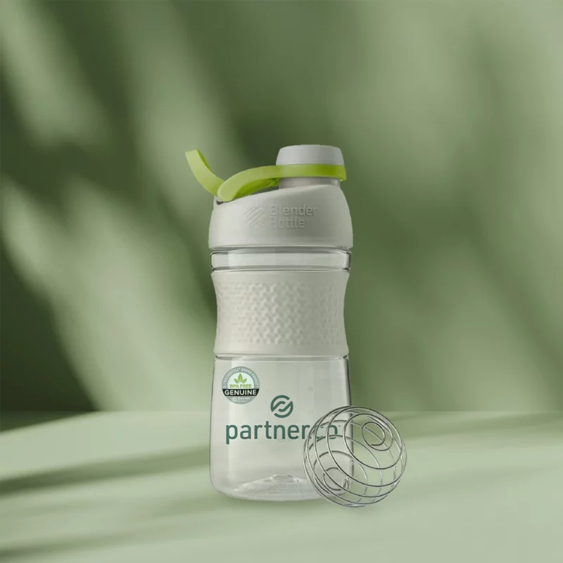 Imagen del shaker Partner.Co con un fondo